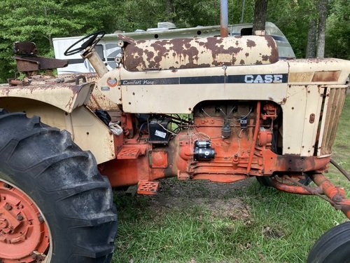 CASE 841 TRACTOR