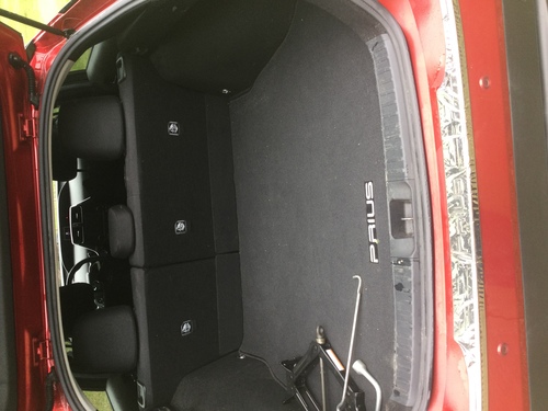 2018 Toyota Prius red