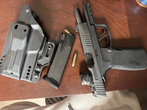 Sig sauer 9mm p365 macro