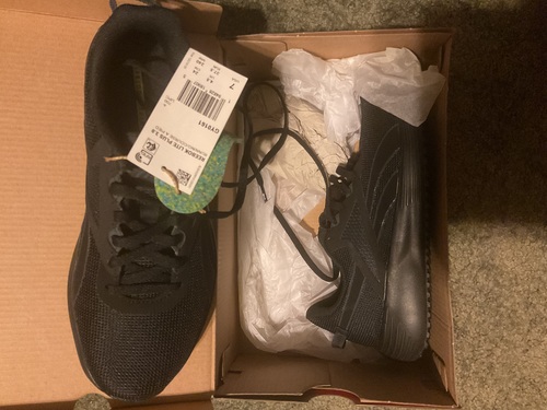 Woman's shoes