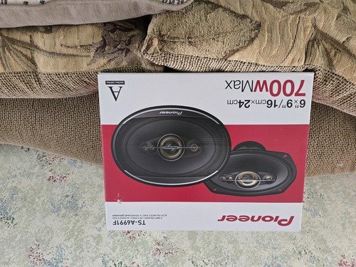 6x9 Pioneer car speakers ( brand new )