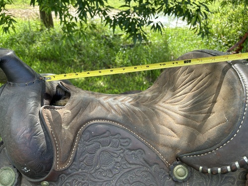 R&R 15” saddle