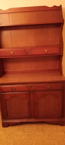 Hutch Cabinet 