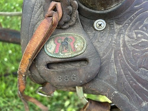 R&R 15” saddle