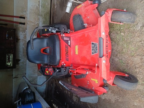 Zero turn mower 