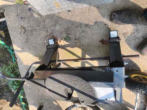 Reese 16K Sliding adjustable fifth wheel 