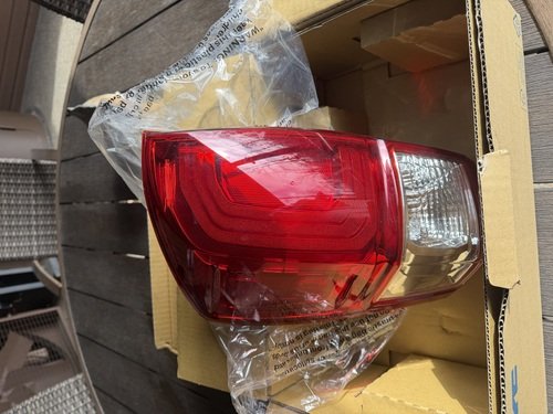 Tail light lens