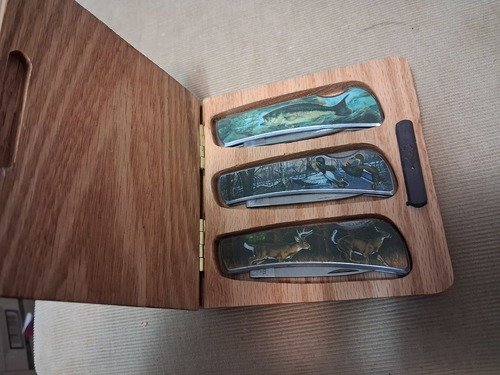 Knife Display 