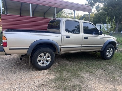 2001 Toyota Tacoma SR5 2 Wheel Dr. 237,000 miles six cylinder 3.4 V6 asking 4000
