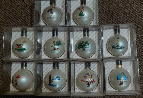 Willy the wire Hand Christmas glass ornaments 