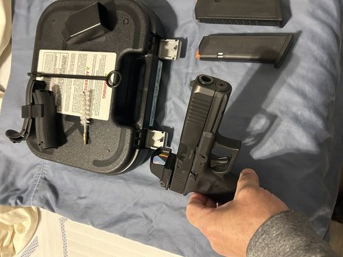 Glock 17 Gen 5 with Red Dot 