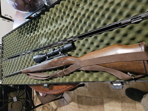Savage 110, 7mm mag. Simmons scope, ammo, hardcase. 