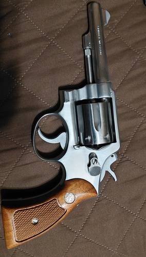 Smith and Wesson 38 special model 64 no dash 