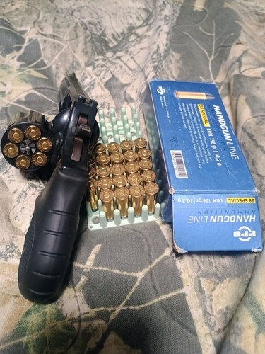EAA Windicator 38 Special 4 Inch barrel 6 Shot double action 