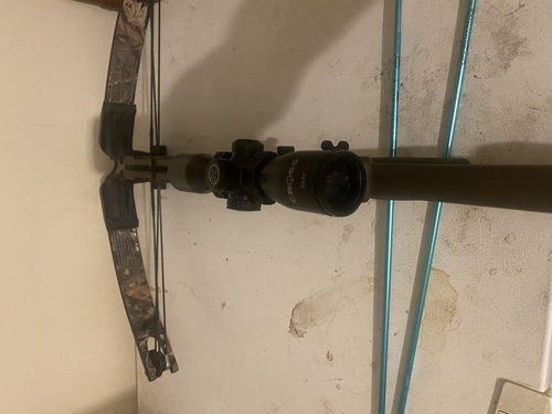 Horton Summit 150 camo crossbow w/ 2 bolts 
