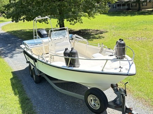 2005 KENNER 23V BAY BOAT W/ 200 HP MERCURY & TRAILER