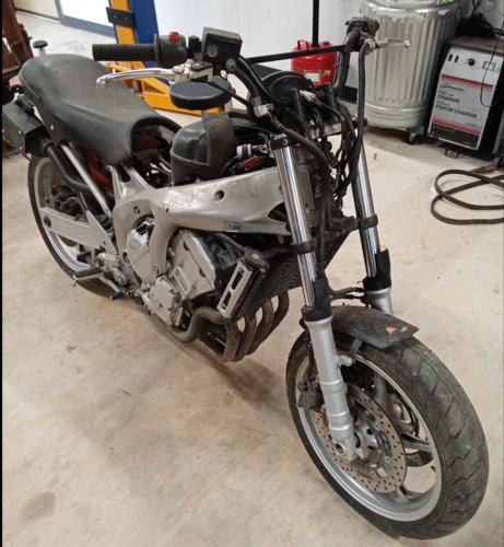 2004 Yamaha FZ6 Parts Bike