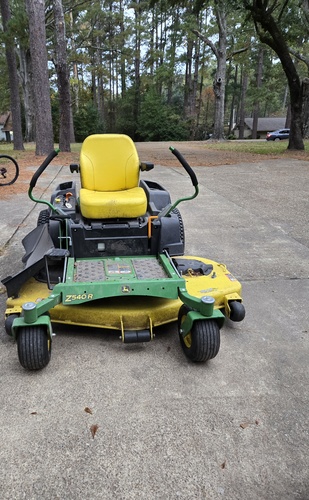 2019 John Deere Z540R Zero Turn Mower. Super Low hours!!