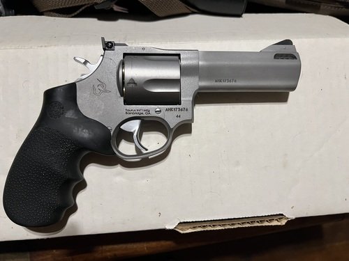 Taurus Tracker .44 magnum 
