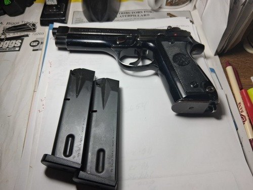 BARETTA/PIETRO 92s  9mm with 3 15 RD MAGS.