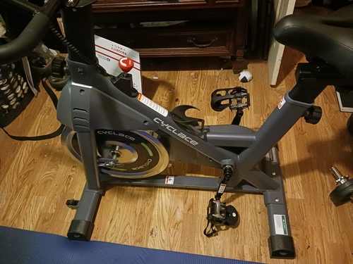 Exercise bike. Like new. Resistance bike. Pulse meter. 