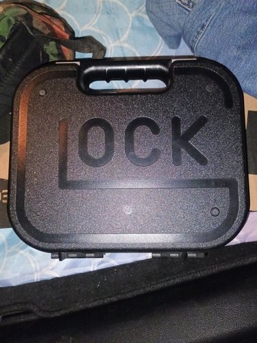 Glock 21 Gen 3 45 auto 2-magazines a 13&10 round Glock mags 