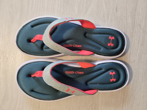 NEW UNDER ARMOUR 4D FOAM FLIP FLOPS SIZE 9