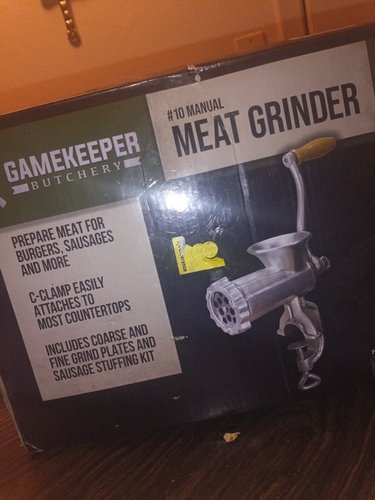 Mossy Oak Heavy-Duty Manual Meat Grinder Sausage Stuffing Kit