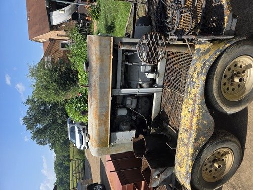 Lincoln welding machine and trailer