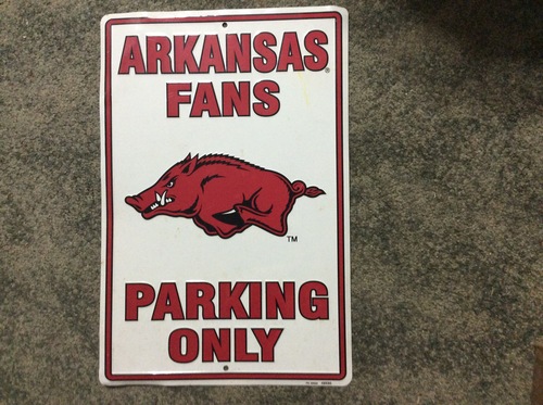 Razorback sign