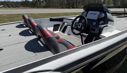 2011 Nitro Z-7 19’ Bass Boat with 150 Mercury 