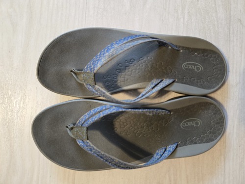 CHACO FLIP FLOPS SIZE 9 