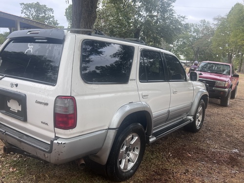 2000 Toyota forerunner 2 Wheel Dr. 266,000 miles it is all complete. The motor is bad title in hand 