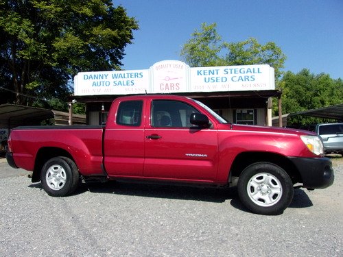 TOYOTA TACOMA 