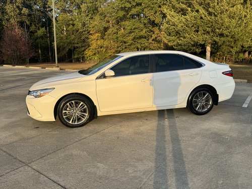 2017 Toyota Camry SE Sedan