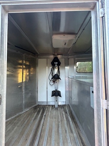 2013 CM 3 Horse Slant Trailer