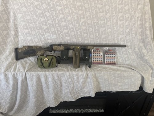 CVA PARAMOUNT PRO 45 CALIBER MUZZLE LOADER AND ACCESSORIES 