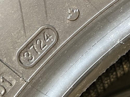 Set of 4 Bridgestone Dueler A/T 275/65R20 Tires - Like New 5k Miles