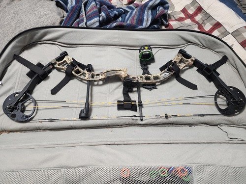 Diamond Compound Bow. Shoot me an offer, no trades. Cash only