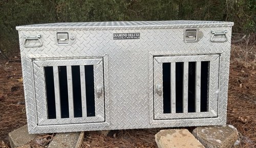 Diamond Deluxe 2 Hole Dog Box