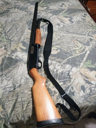 Winchester model 1300 12 gauge 3 Inch pump has short but stock Xtra full choke