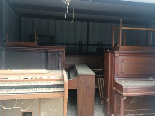 Antique Piano's