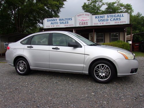 ~2011 FORD FOCUS SE~