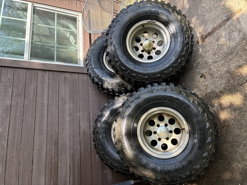 35 x 12.50 x 15 Federal couragia M/T