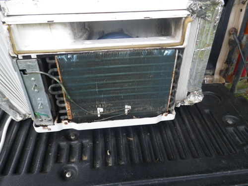 Window unit  air condoner, 115v  ,5000 btu   ,made  by artic king  