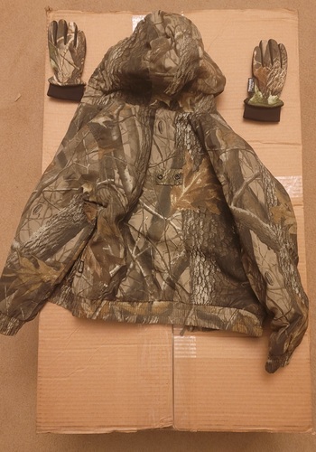Heavy youth camo jacket and gloves